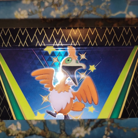 Shining fates empty pokemon tin - Picture 2 of 7